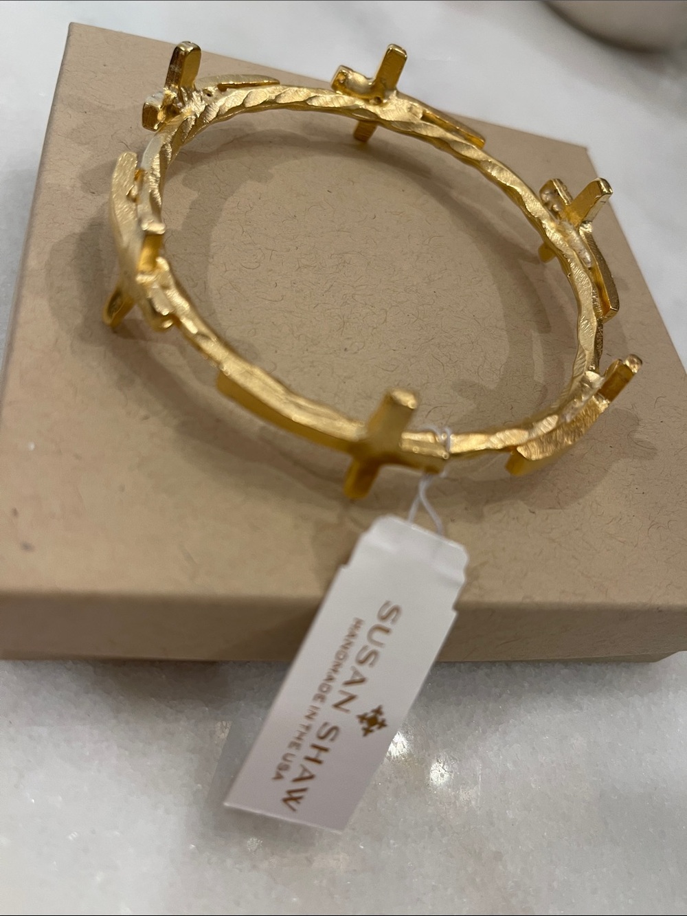 Susan Shaw Gold Cross Link Bangle Bracelet for Women - Picture 4 of 4